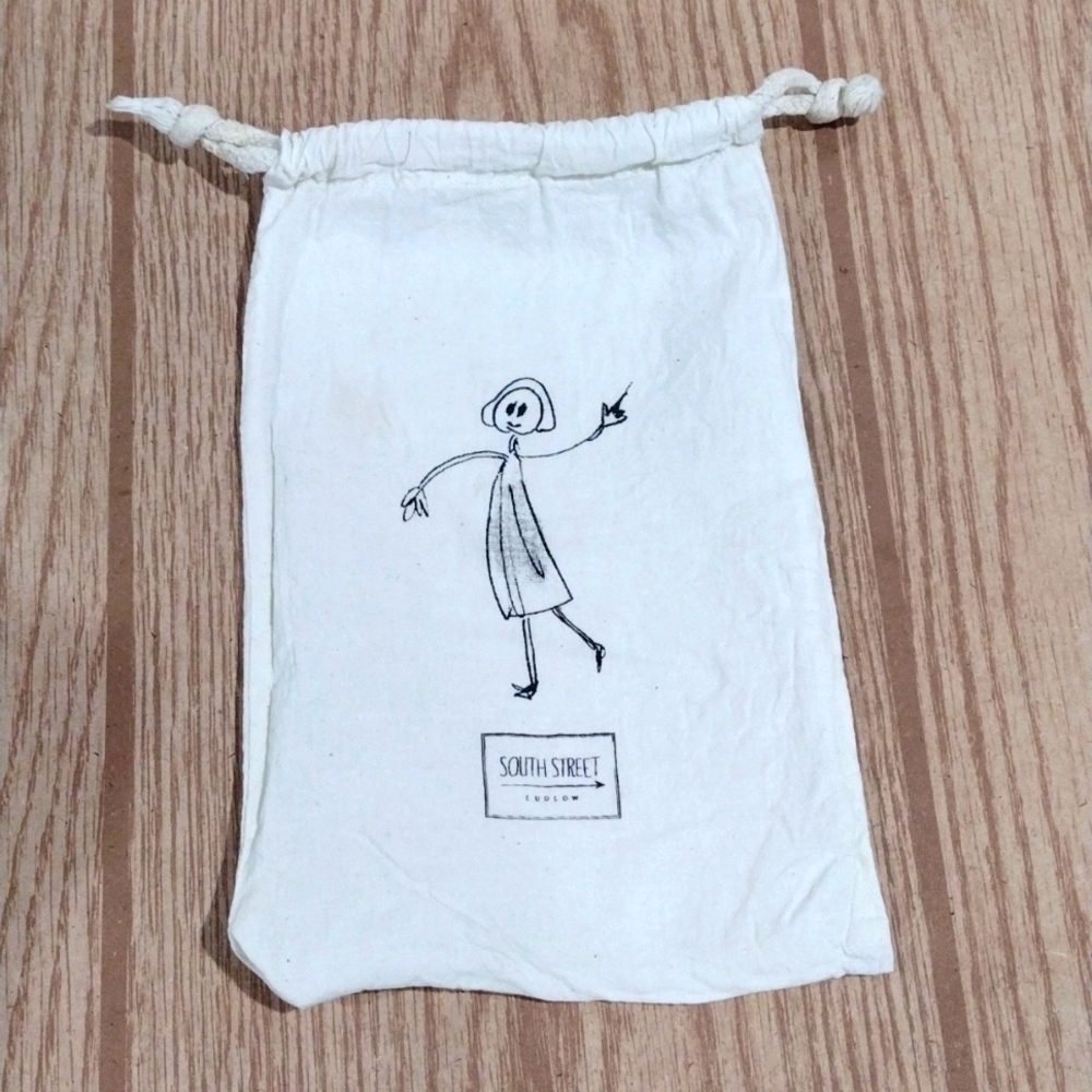 Off-White Drawstring Protection Storage Dust Bag 6 x 9.5-in, in good Condition - Picture 2 of 7